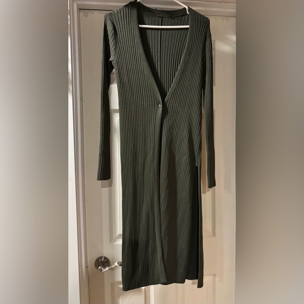 BCBG Max Azria Elegant Green Ribbed Cardigan